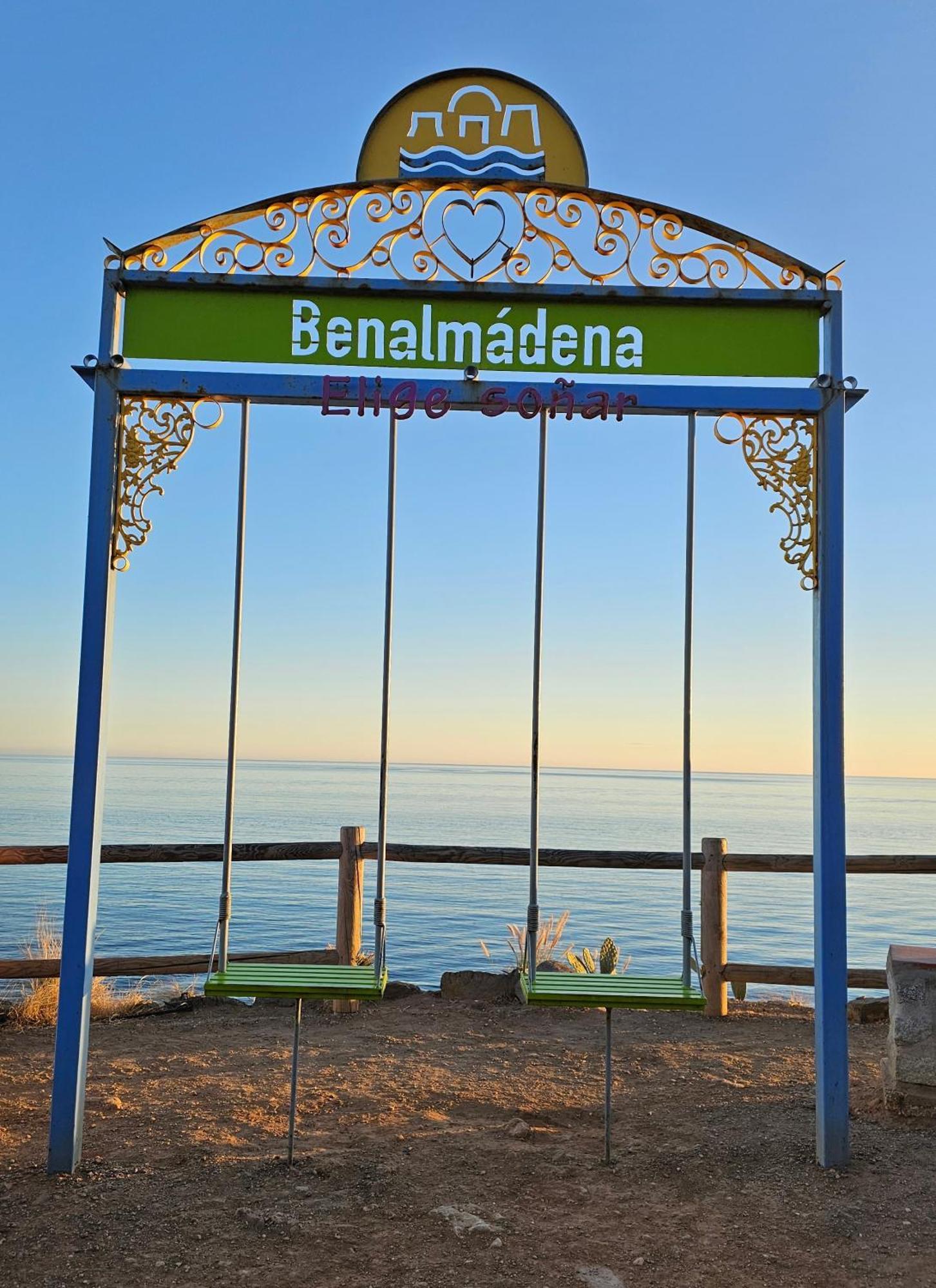 Apartamento Entero, Enormes Piscinas, Terraza Y Playa ベナルマデナ エクステリア 写真