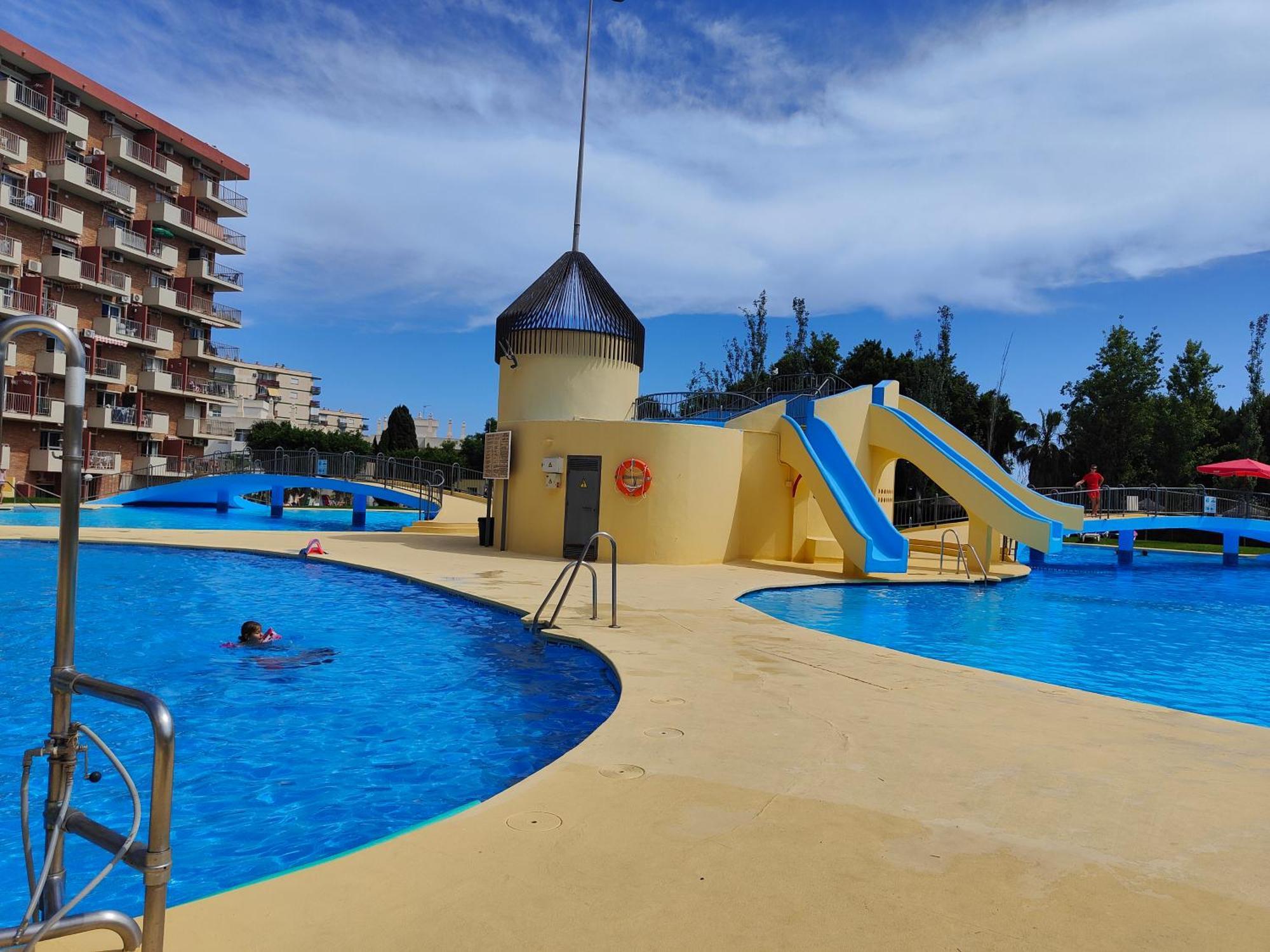 Apartamento Entero, Enormes Piscinas, Terraza Y Playa ベナルマデナ エクステリア 写真