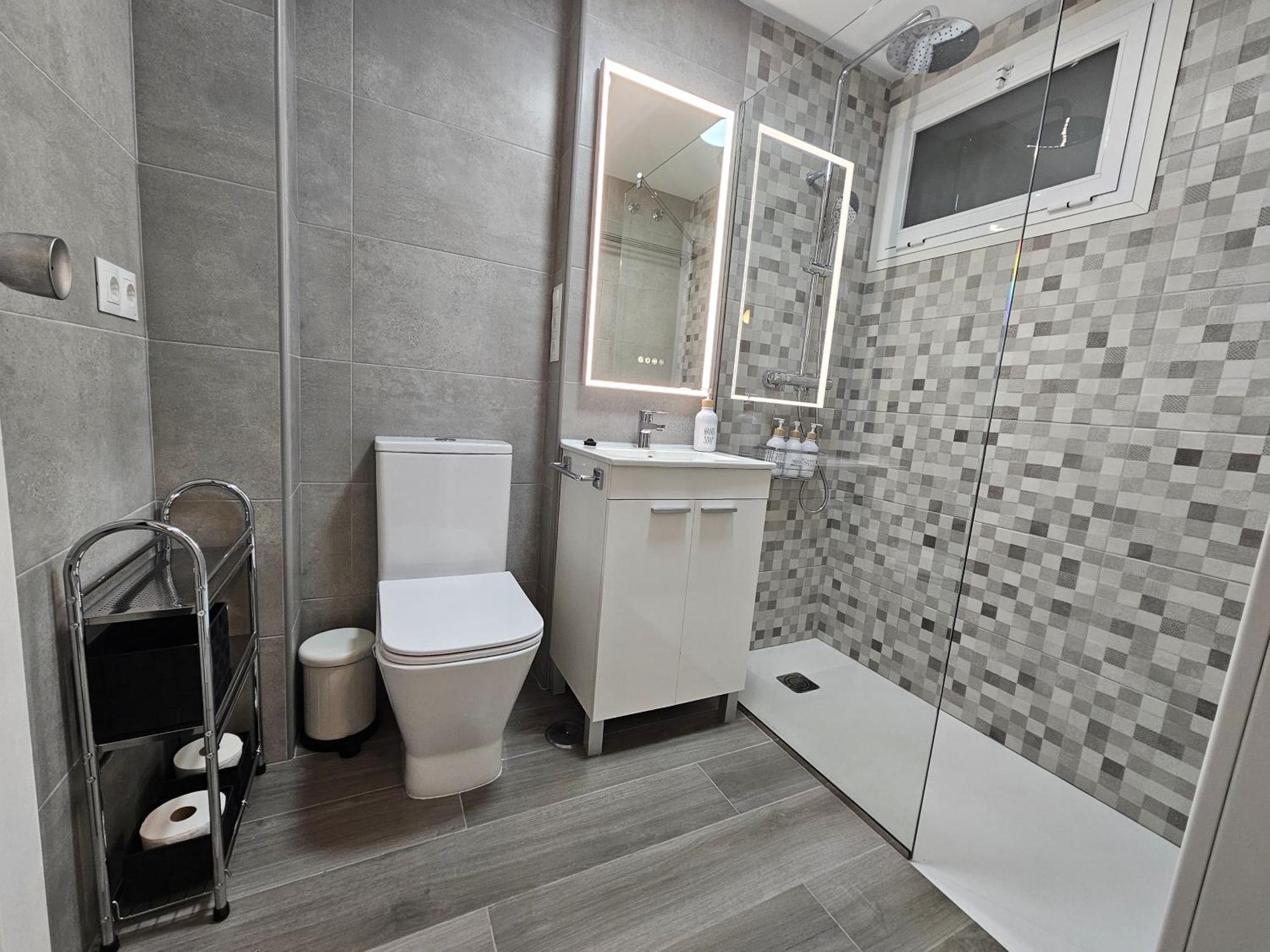Apartamento Entero, Enormes Piscinas, Terraza Y Playa ベナルマデナ エクステリア 写真